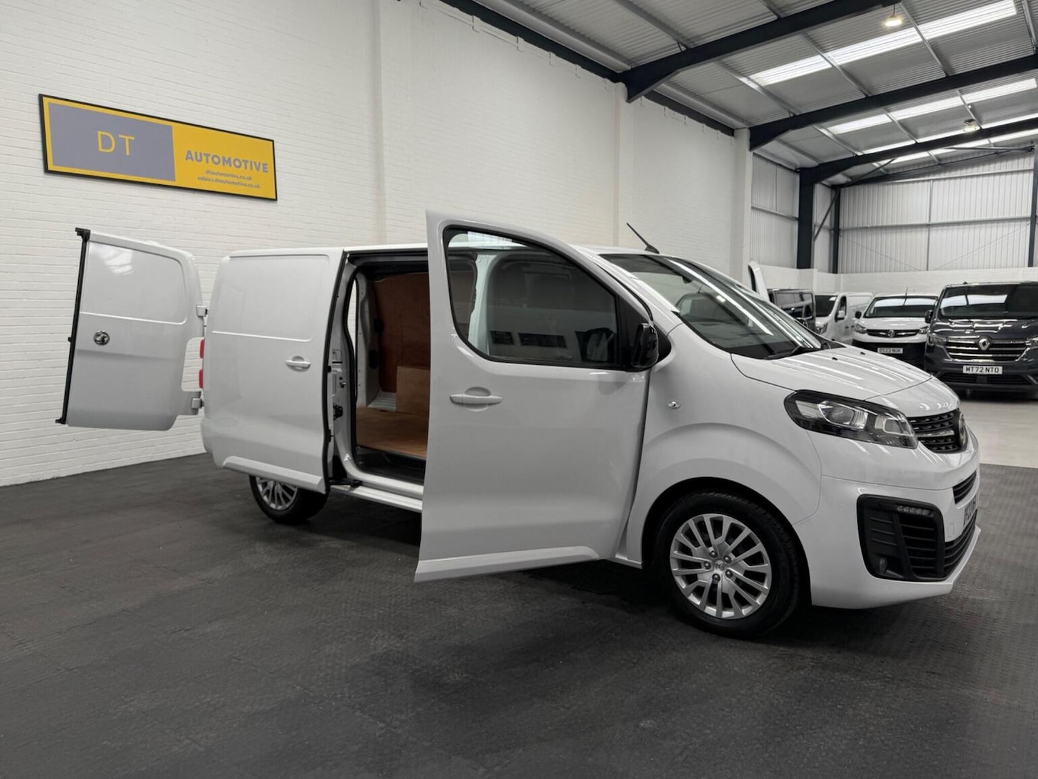 Used Vauxhall Vivaro 2023 for sale - 78102319: Photo 39