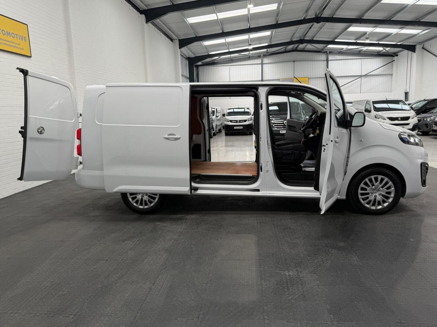 Used Vauxhall Vivaro 2023 for sale - 78102319: Photo 43