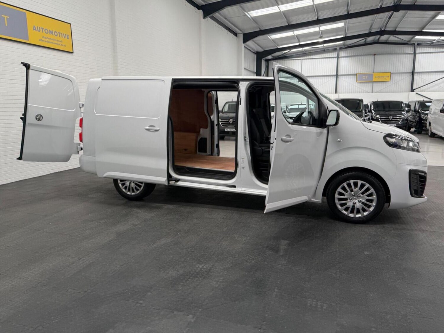 Used Vauxhall Vivaro 2023 for sale - 78102319: Photo 44