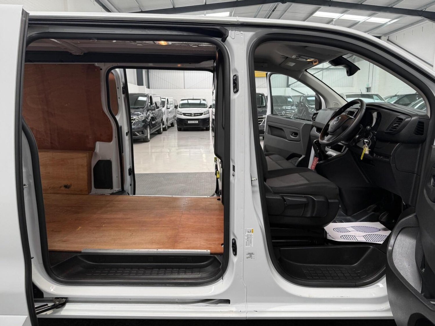 Used Vauxhall Vivaro 2023 for sale - 78102319: Photo 48