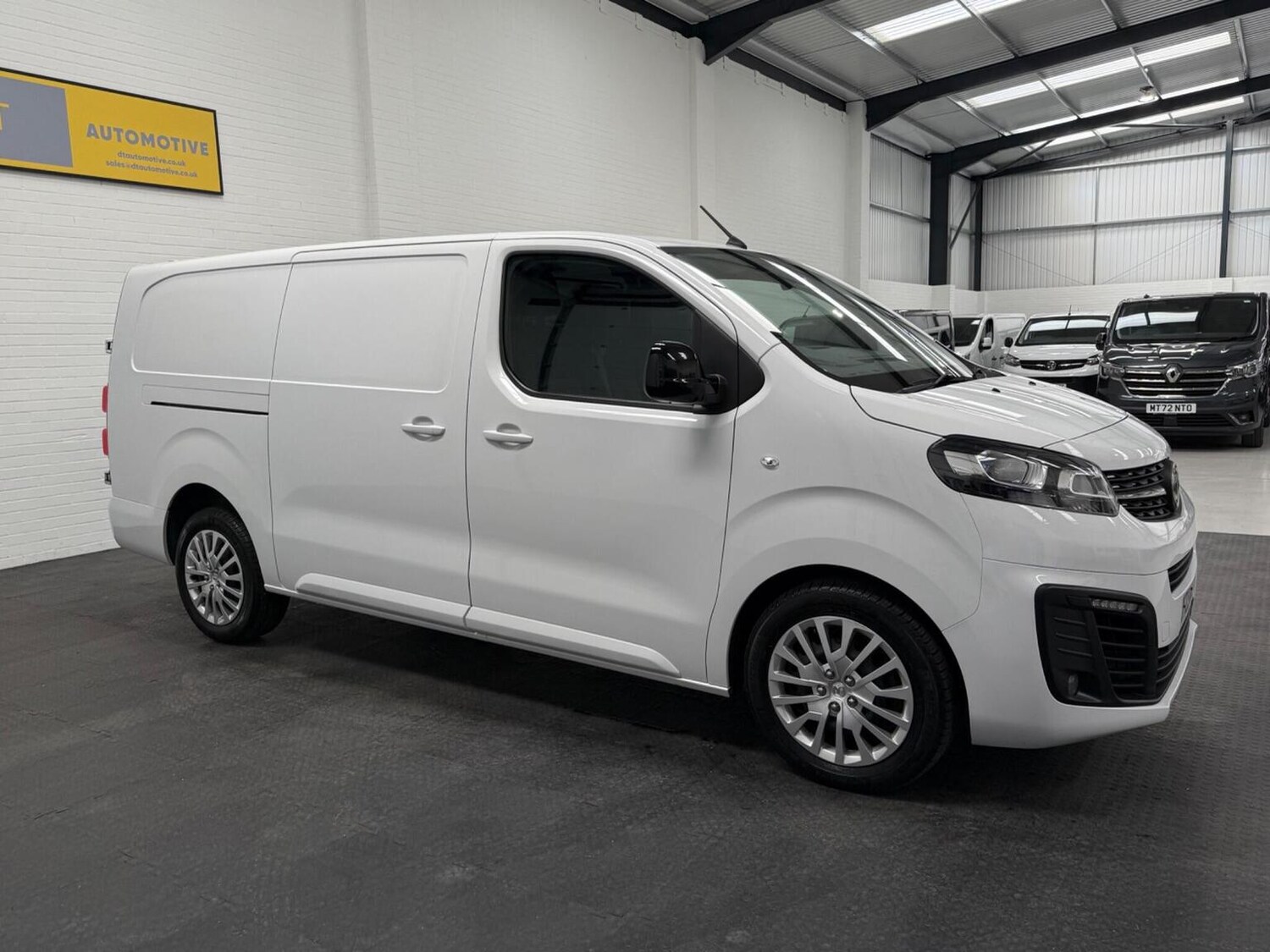 Used Vauxhall Vivaro 2023 for sale - 78102319: Photo 6