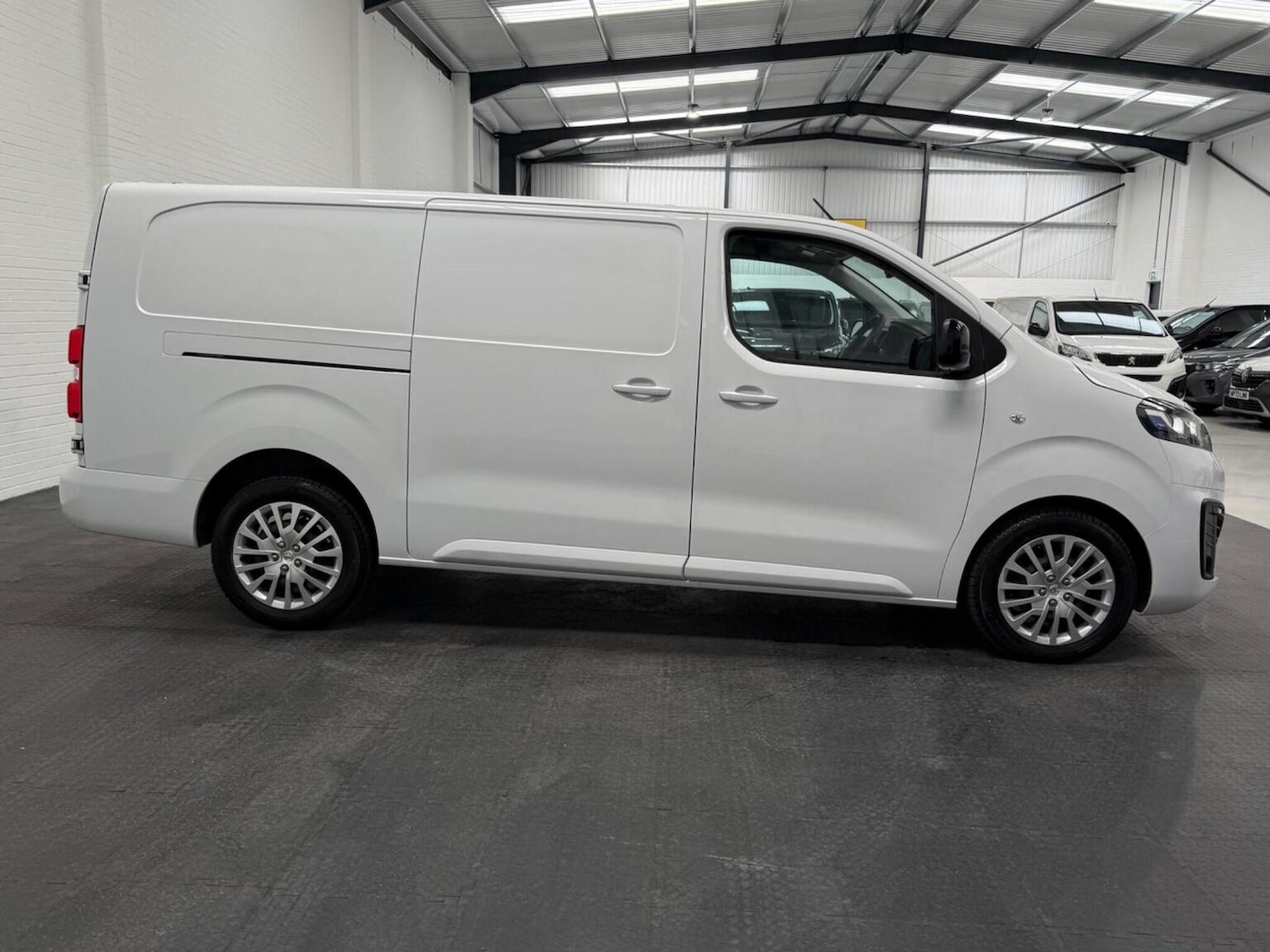 Used Vauxhall Vivaro 2023 for sale - 78102319: Photo 8