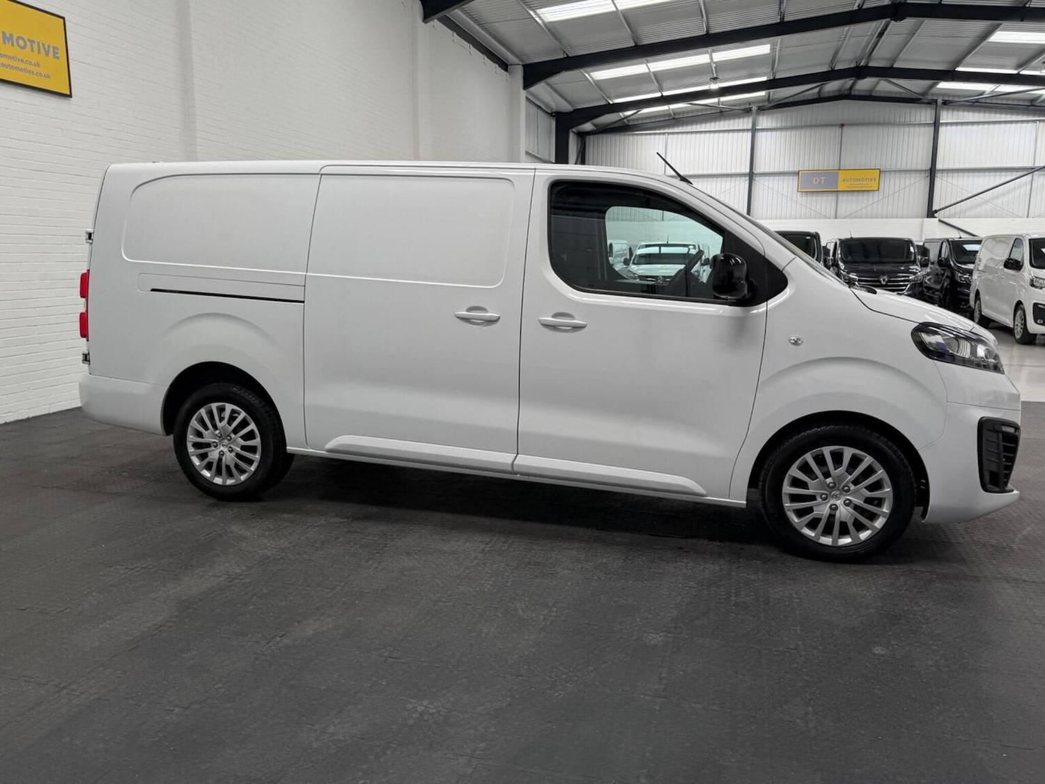 Used Vauxhall Vivaro 2023 for sale - 78102319: Photo 9