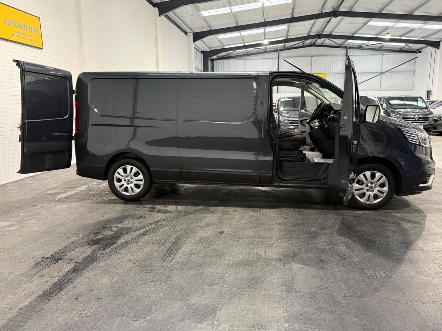 Used Renault Trafic 2023 for sale - 78102321: Photo 43