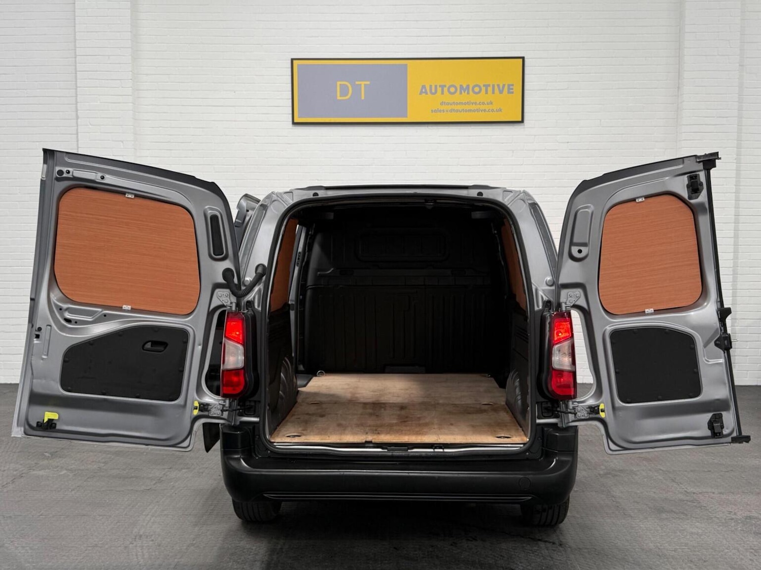 Used Vauxhall Combo 2023 for sale - 78102326: Photo 3