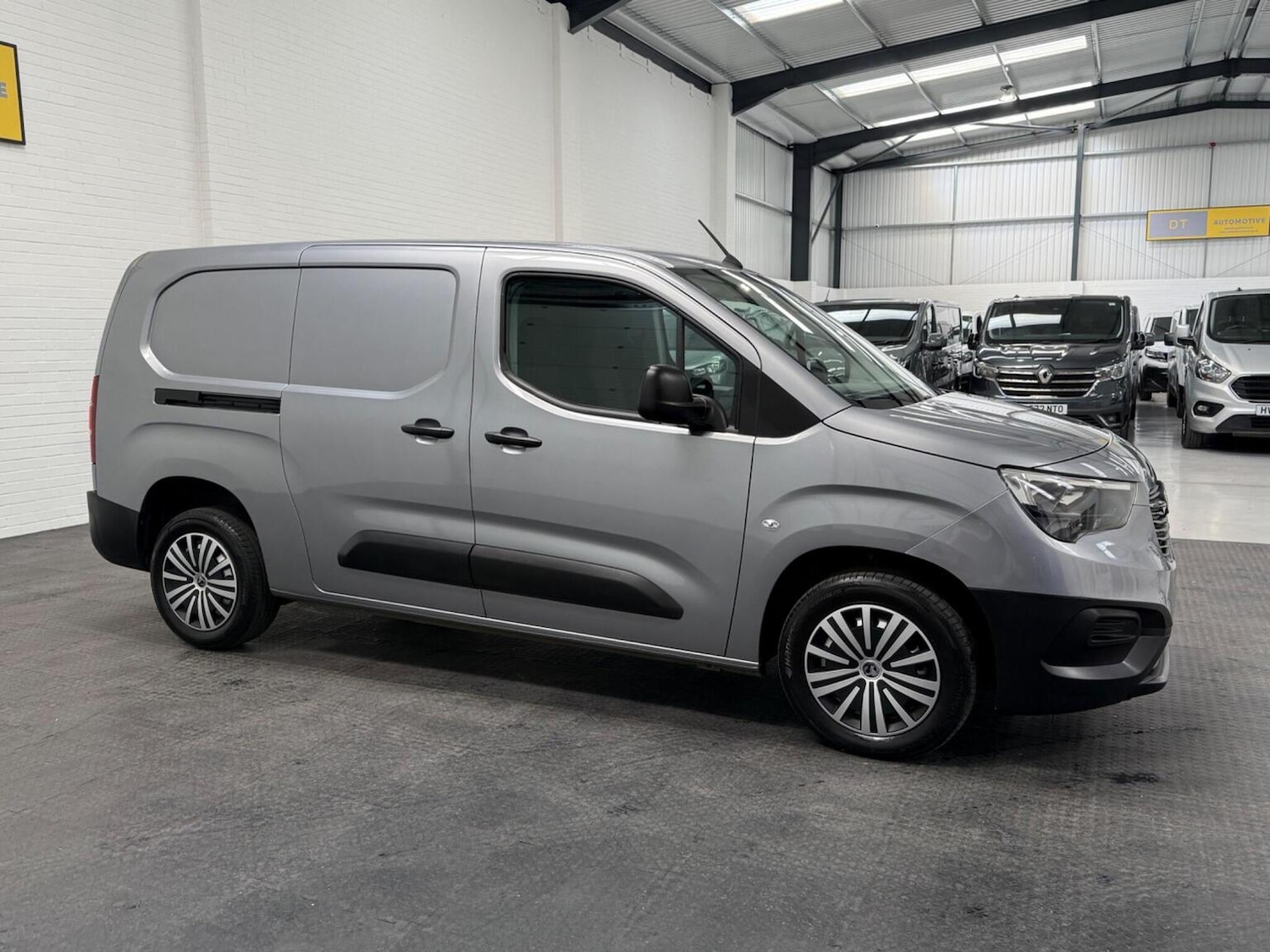Used Vauxhall Combo 2023 for sale - 78102326: Photo 9
