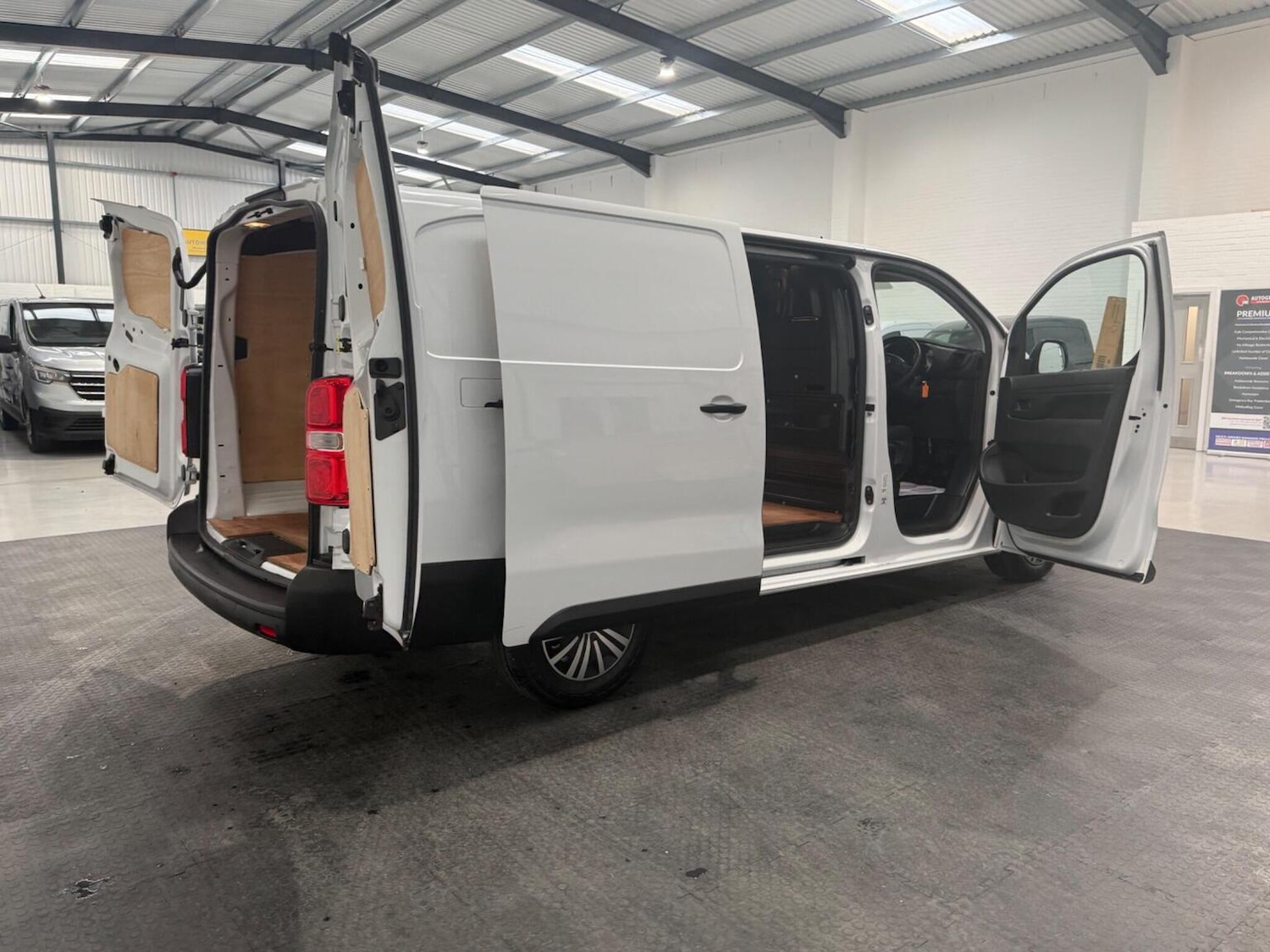 Used Vauxhall Vivaro 2023 for sale - 78102333: Photo 56