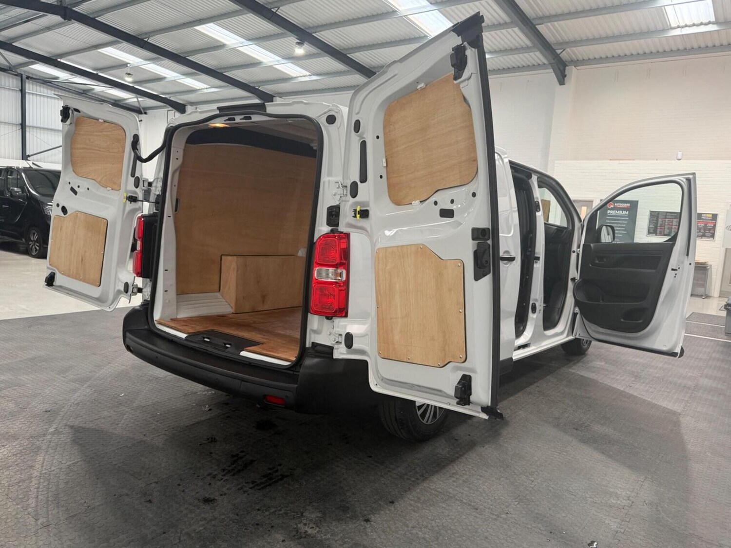 Used Vauxhall Vivaro 2023 for sale - 78102333: Photo 63