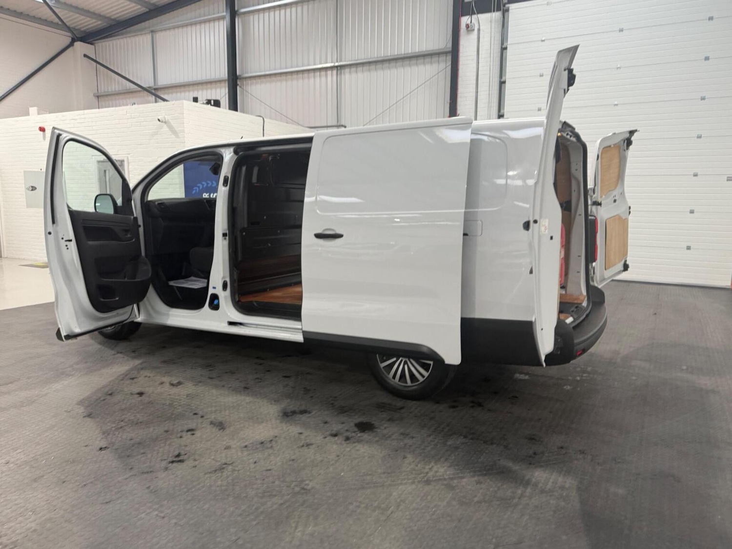 Used Vauxhall Vivaro 2023 for sale - 78102333: Photo 71