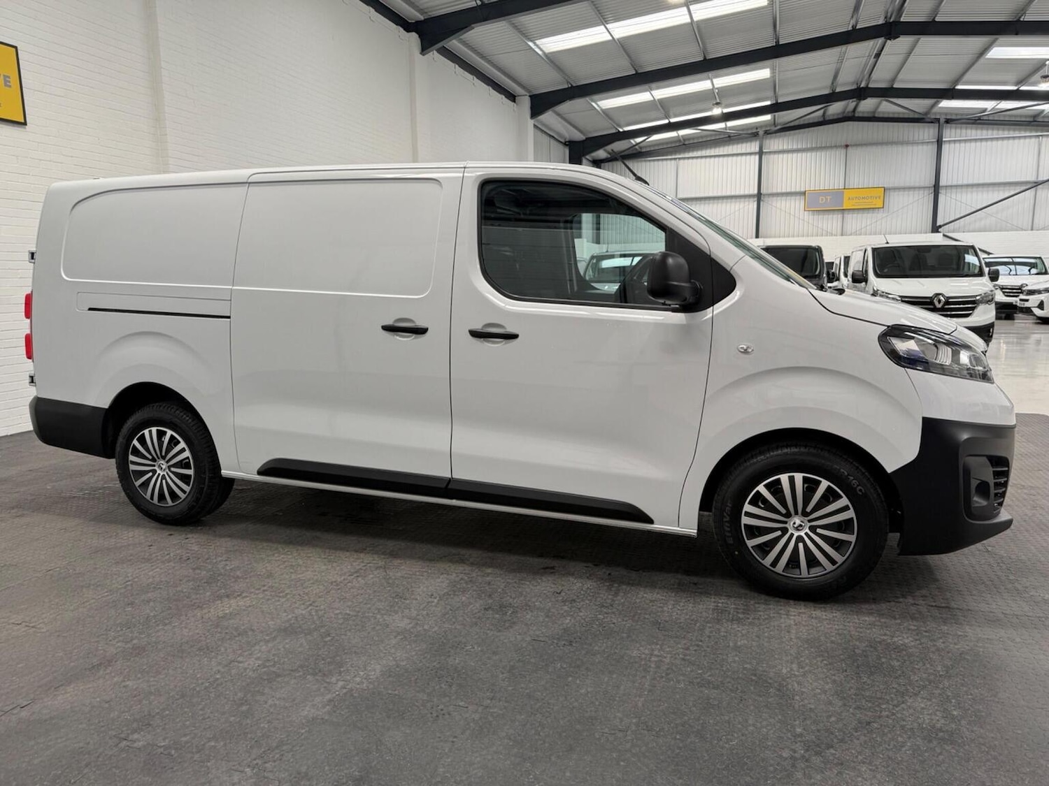 Used Vauxhall Vivaro 2023 for sale - 78102333: Photo 8