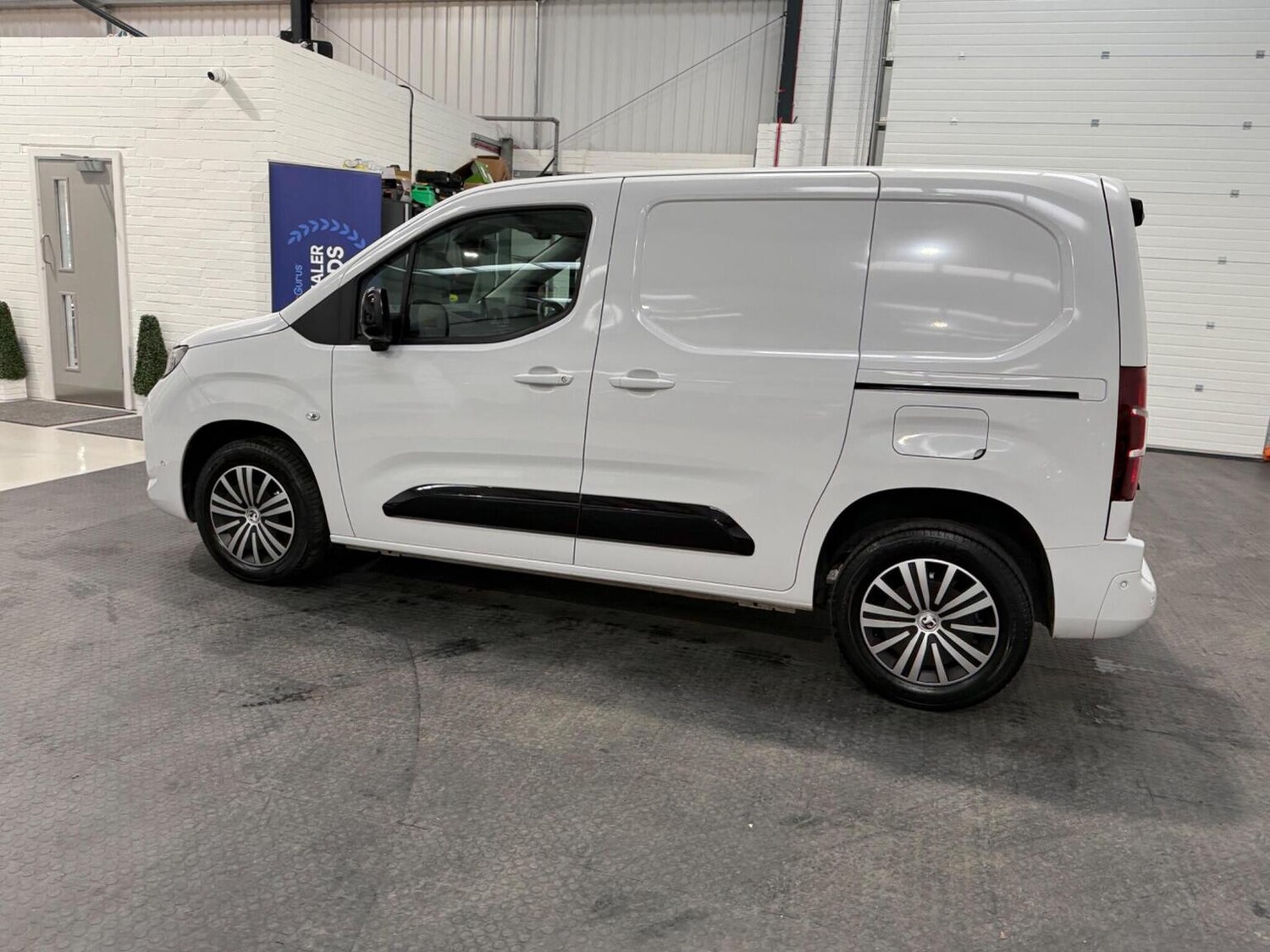 Used Vauxhall Combo 2024 for sale - 78102340: Photo 21
