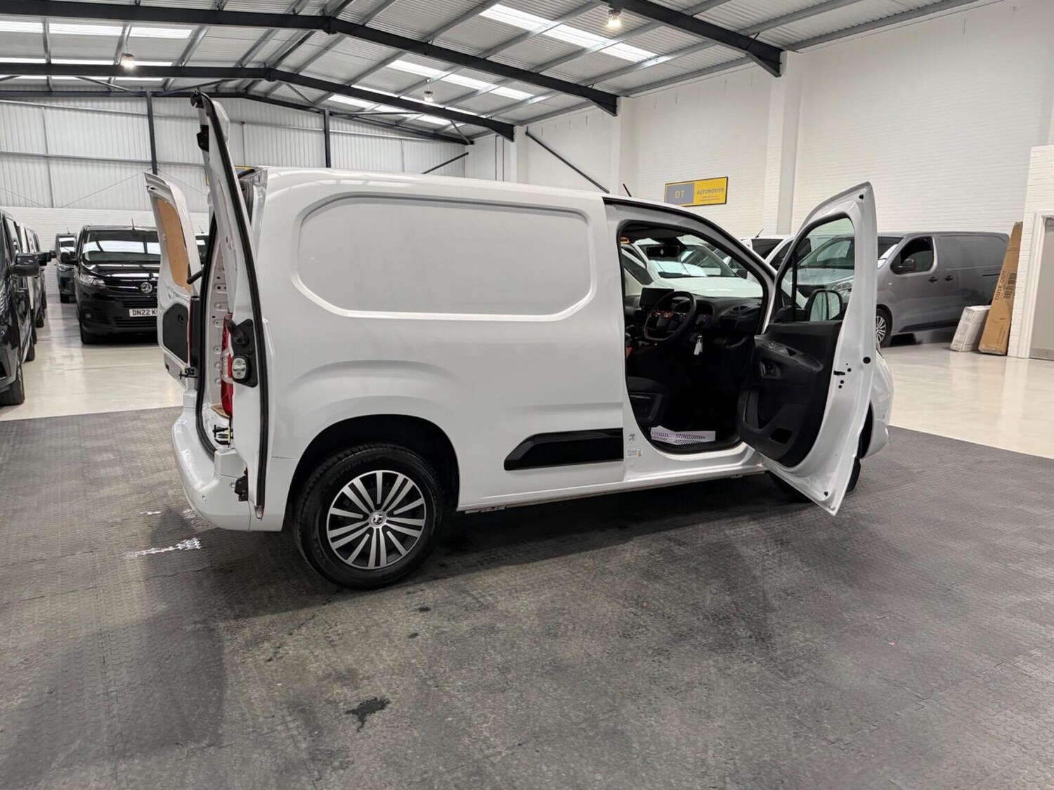 Used Vauxhall Combo 2024 for sale - 78102340: Photo 61