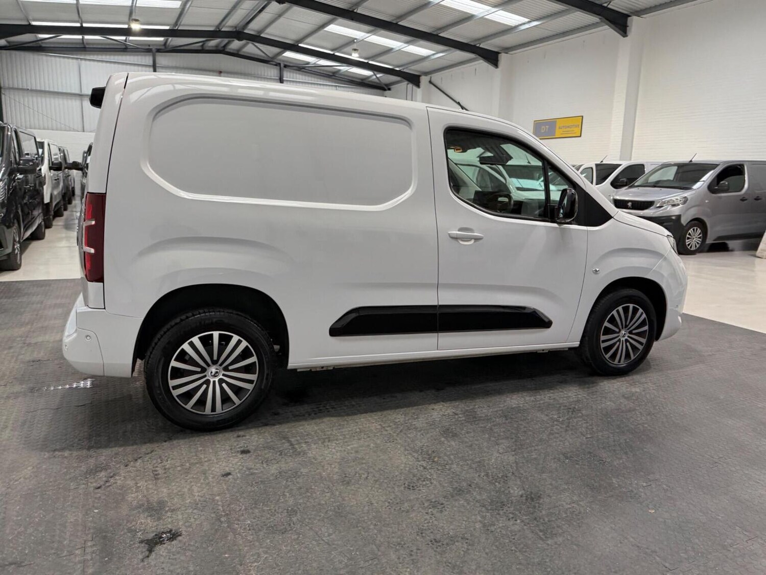 Used Vauxhall Combo 2024 for sale - 78102340: Photo 9