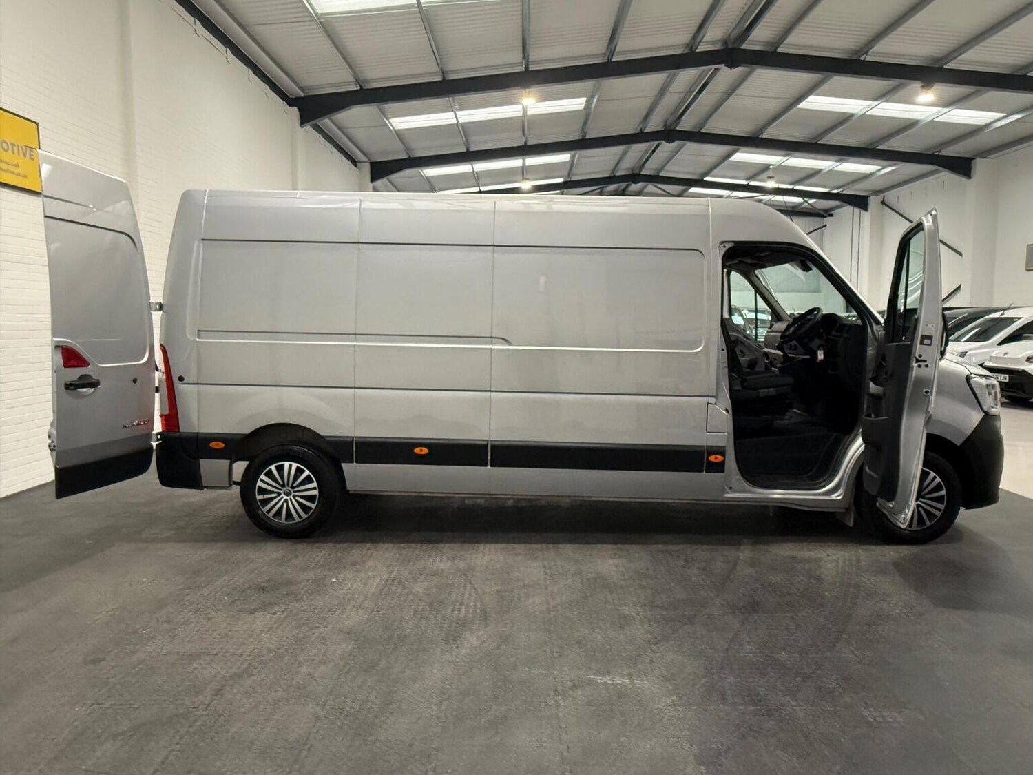 Used Renault Master 2023 for sale - 78102322: Photo 30