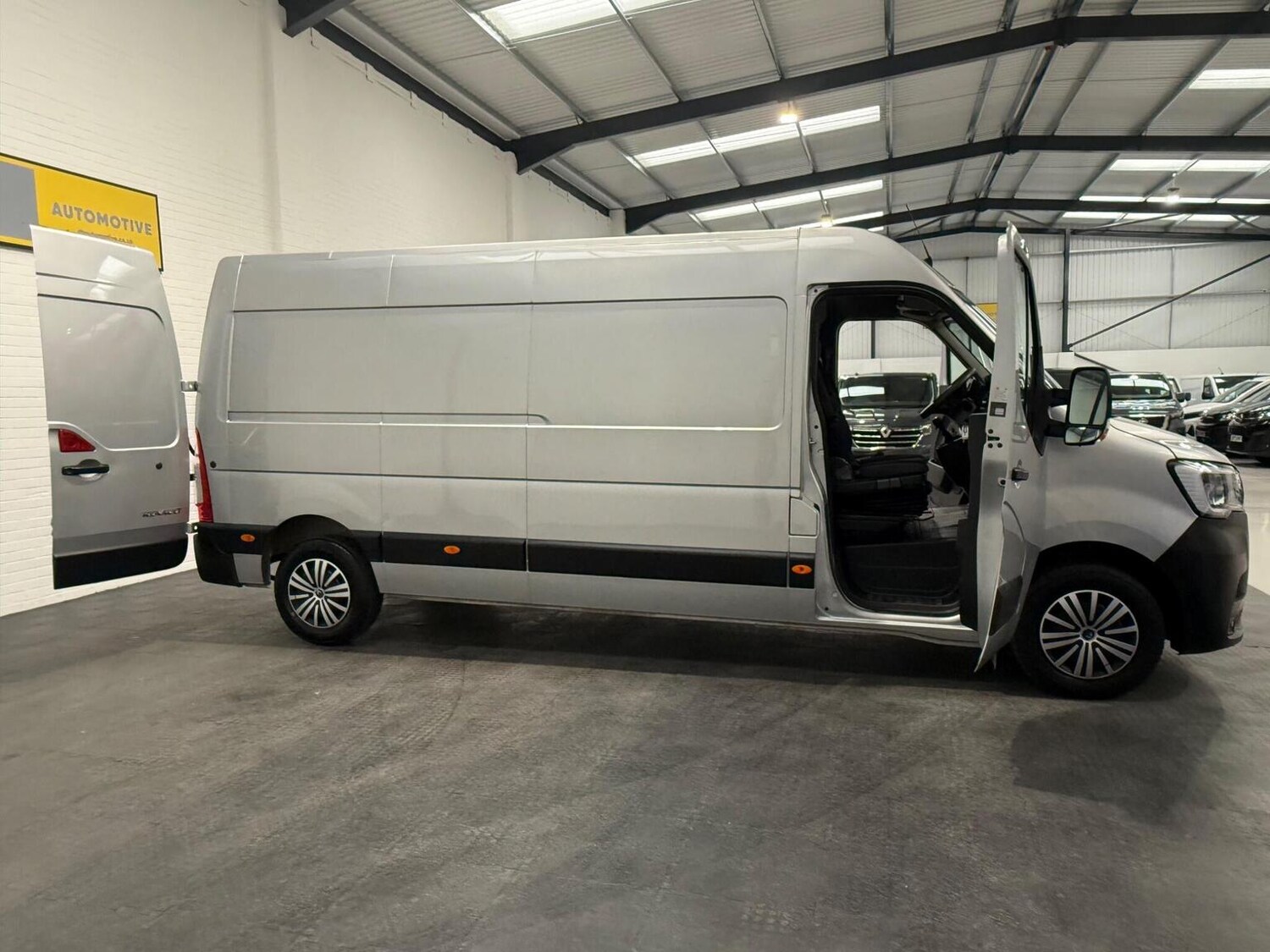 Used Renault Master 2023 for sale - 78102322: Photo 31