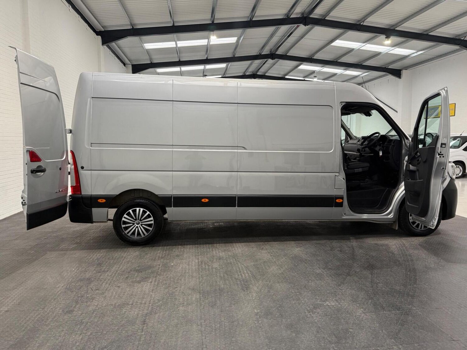 Used Renault Master 2023 for sale - 78102322: Photo 46