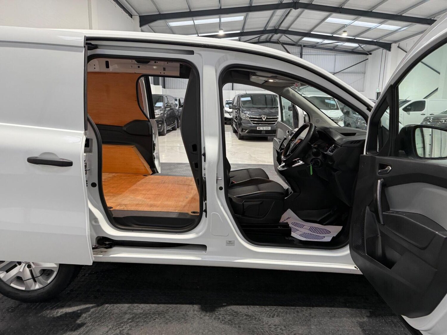 Used Renault Kangoo 2023 for sale - 78102332: Photo 41