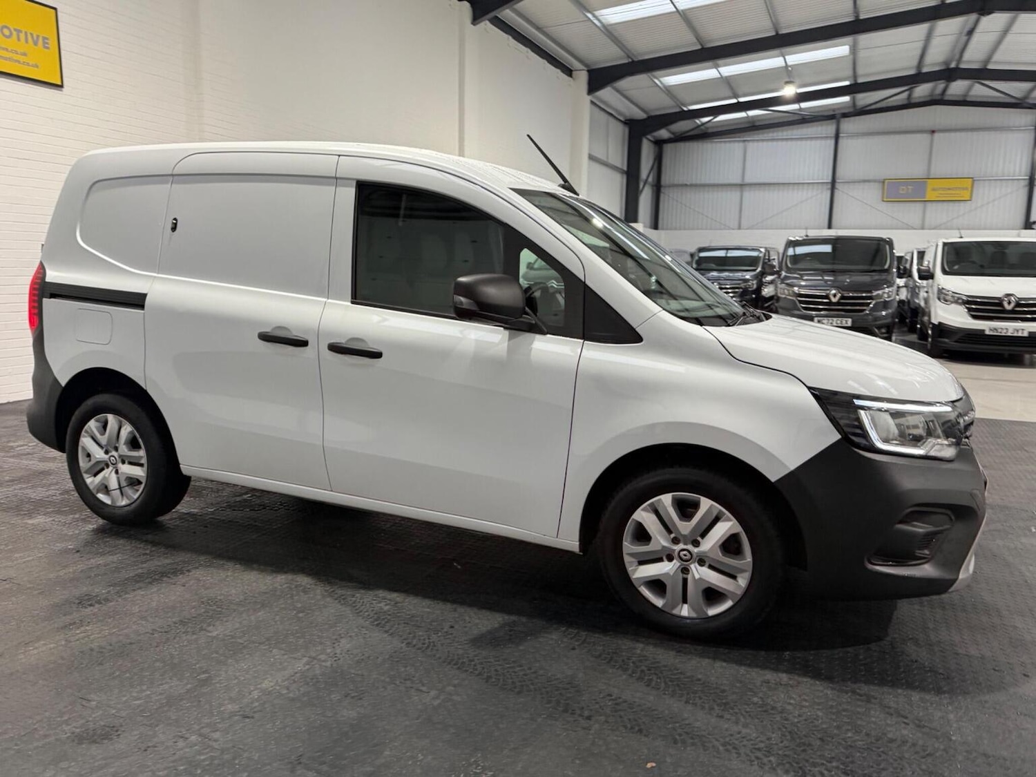 Used Renault Kangoo 2023 for sale - 78102332: Photo 6