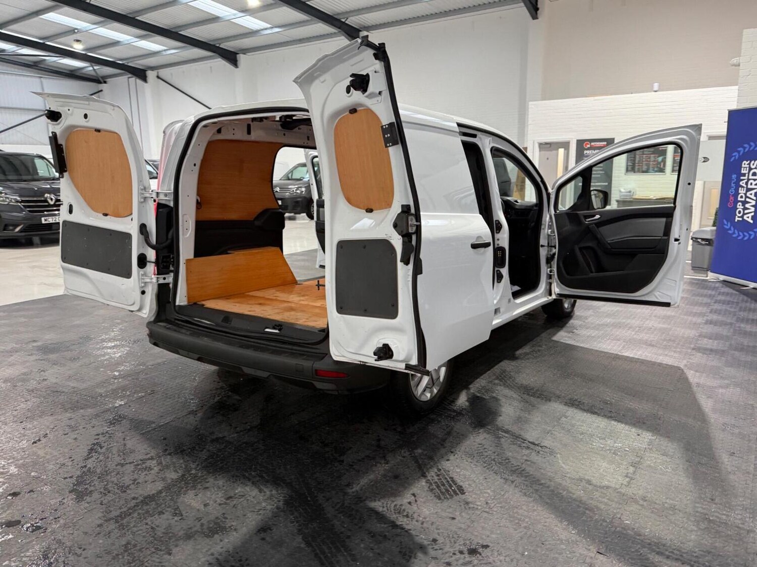 Used Renault Kangoo 2023 for sale - 78102332: Photo 61