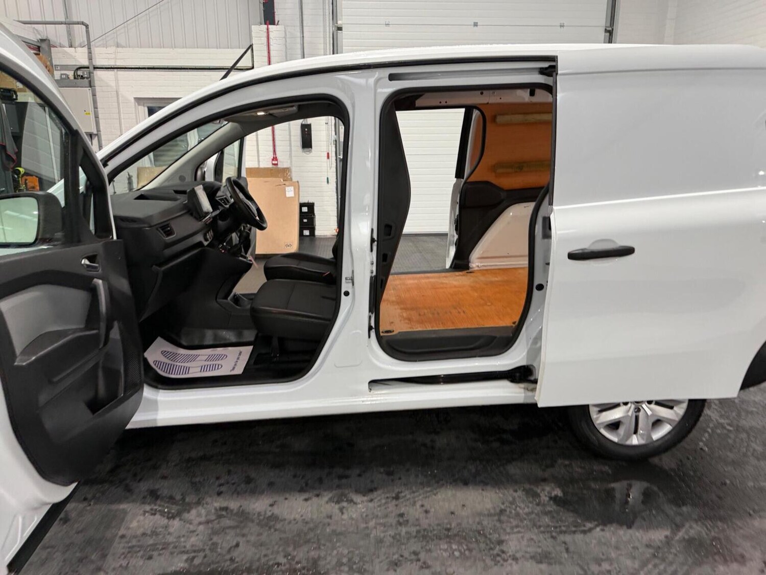 Used Renault Kangoo 2023 for sale - 78102332: Photo 81