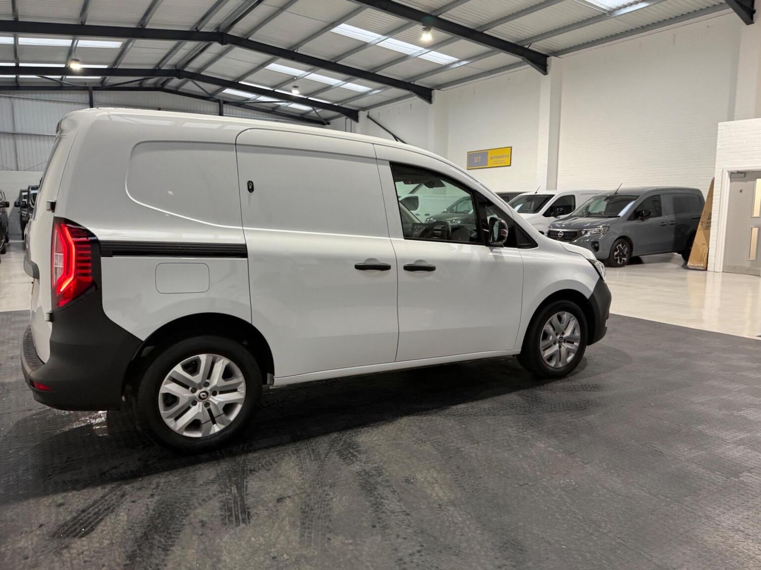 Used Renault Kangoo 2023 for sale - 78102332: Photo 9