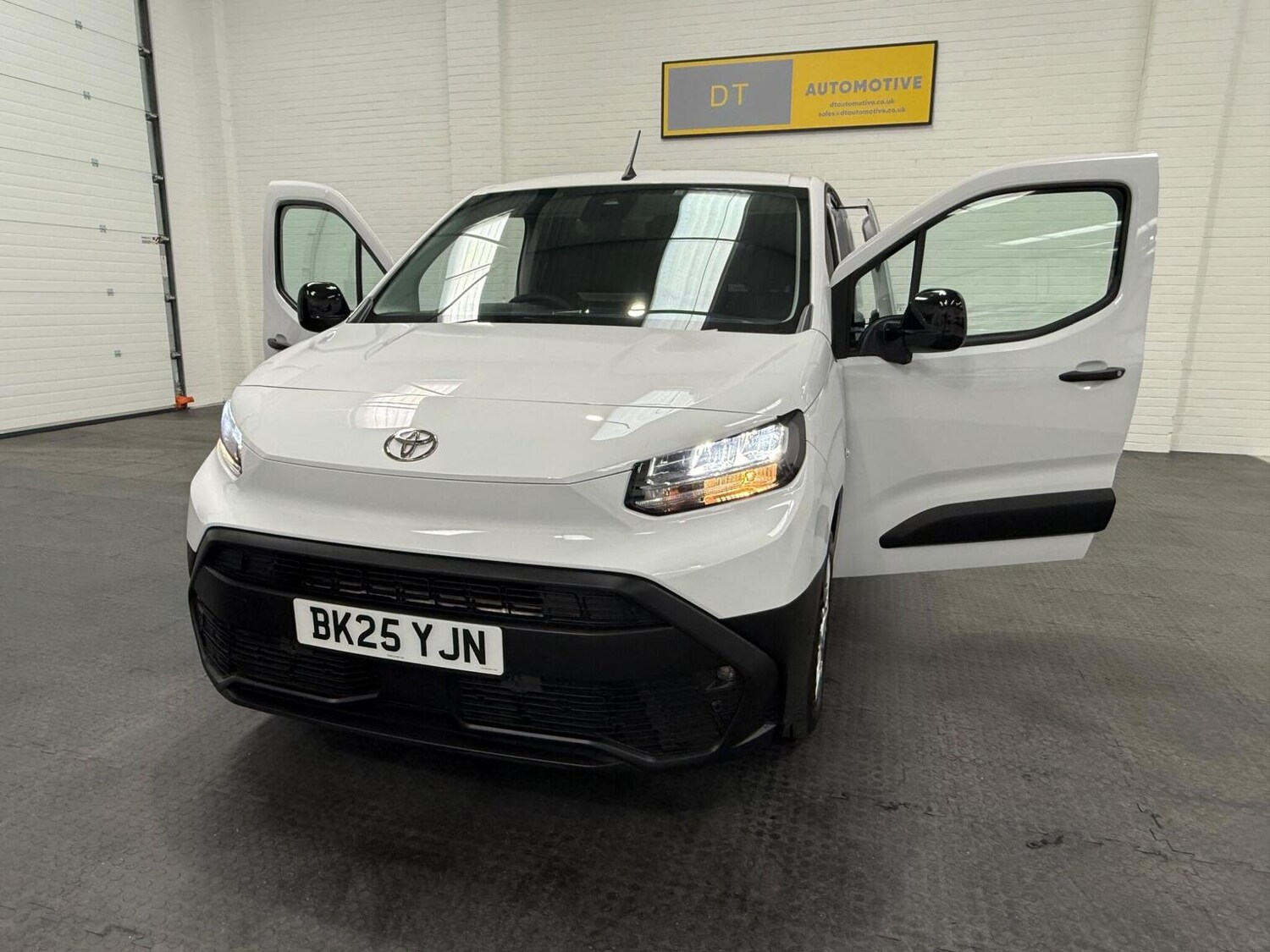 Used Toyota ProAce 2025 for sale - 78102329: Photo 100