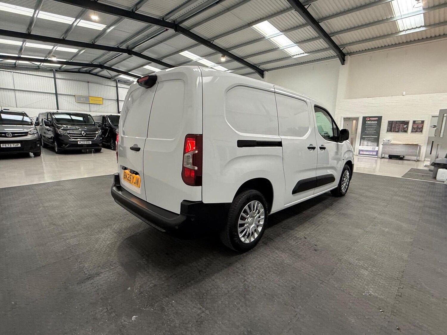 Used Toyota ProAce 2025 for sale - 78102329: Photo 21