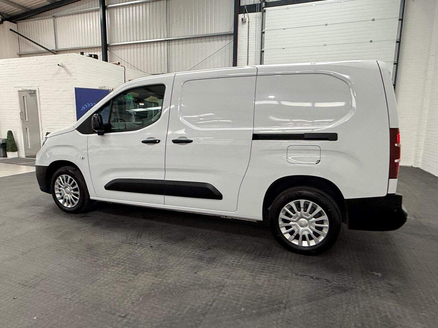 Used Toyota ProAce 2025 for sale - 78102329: Photo 30