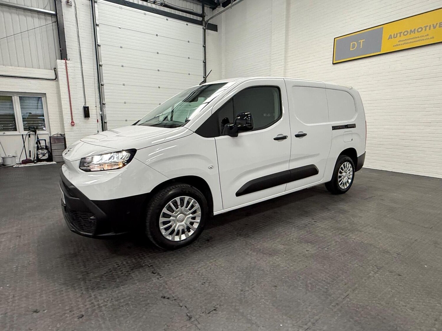 Used Toyota ProAce 2025 for sale - 78102329: Photo 35