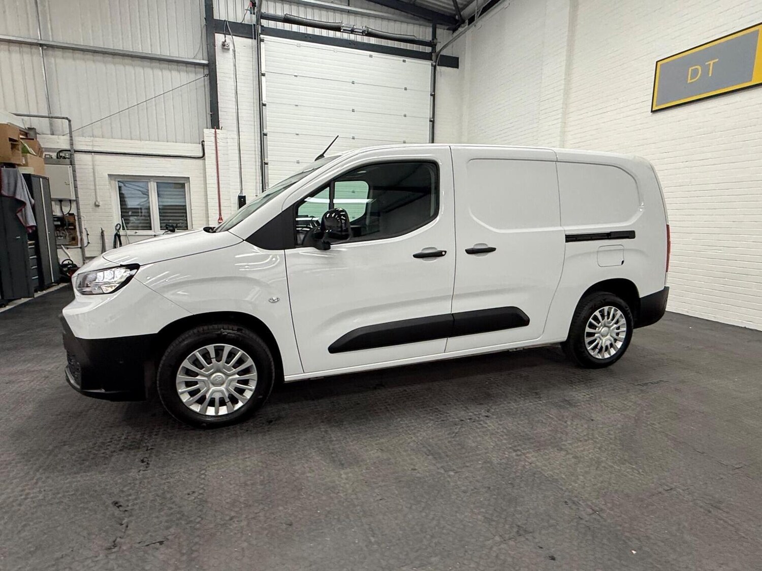 Used Toyota ProAce 2025 for sale - 78102329: Photo 36