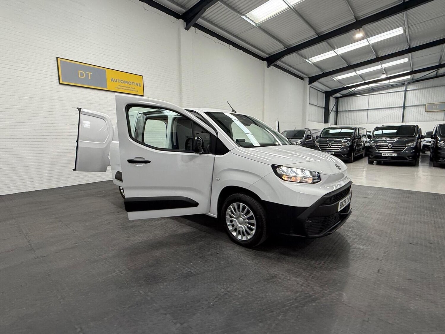 Used Toyota ProAce 2025 for sale - 78102329: Photo 43