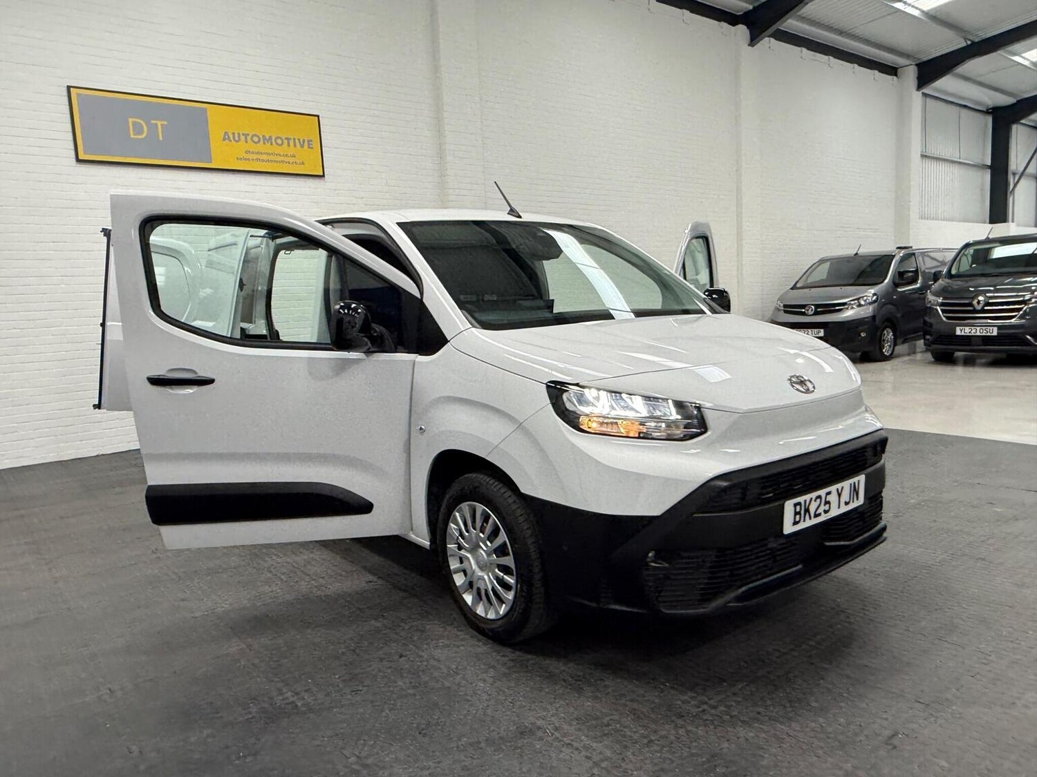 Used Toyota ProAce 2025 for sale - 78102329: Photo 44