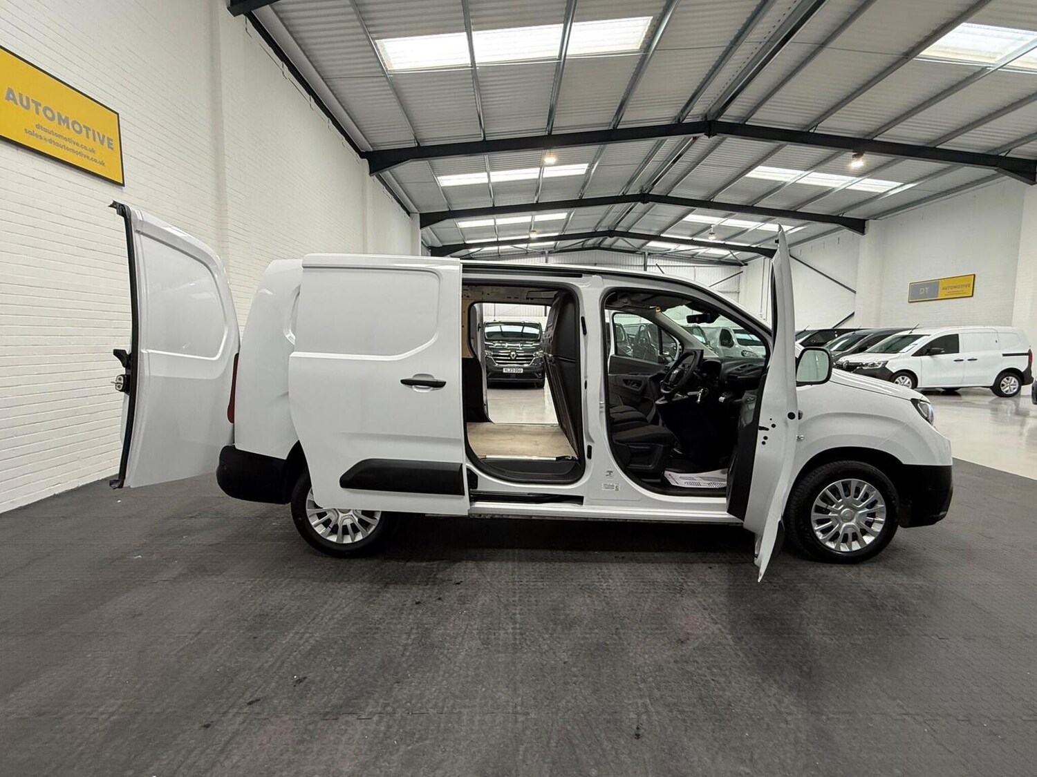 Used Toyota ProAce 2025 for sale - 78102329: Photo 48