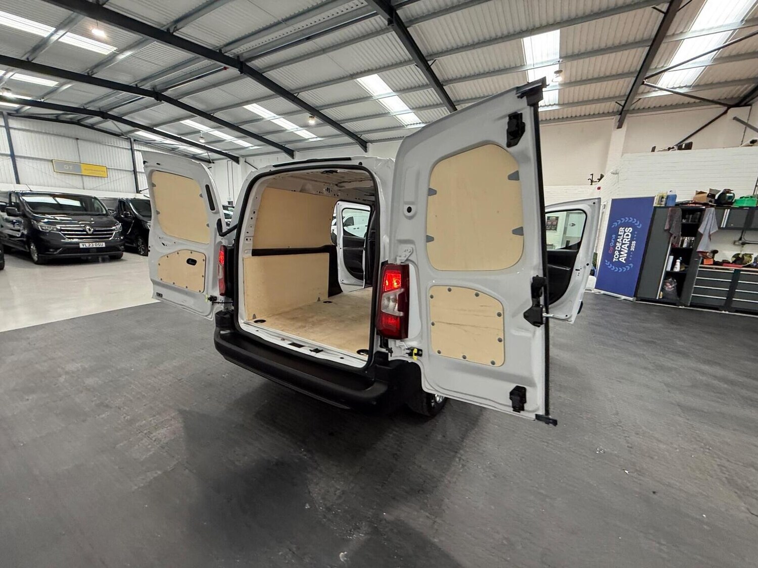 Used Toyota ProAce 2025 for sale - 78102329: Photo 75