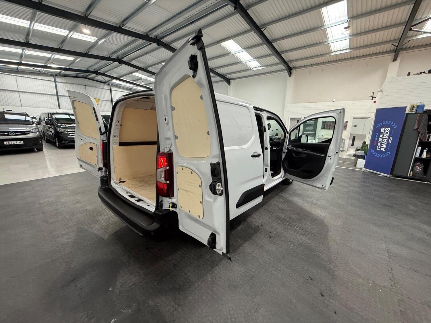 Used Toyota ProAce 2025 for sale - 78102329: Photo 76