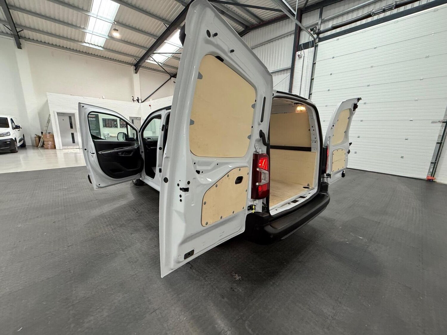 Used Toyota ProAce 2025 for sale - 78102329: Photo 83