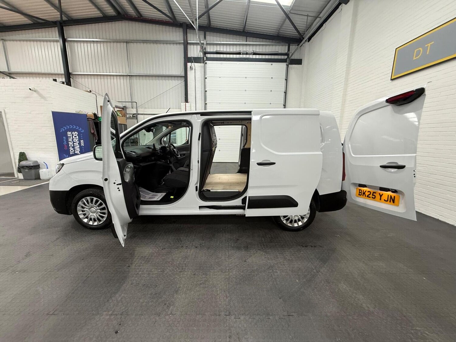 Used Toyota ProAce 2025 for sale - 78102329: Photo 85