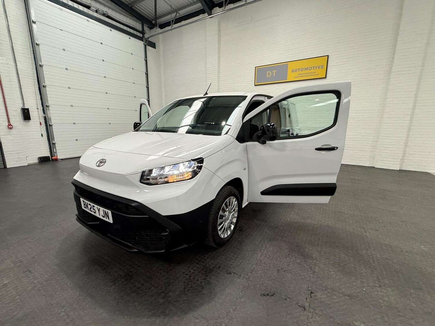 Used Toyota ProAce 2025 for sale - 78102329: Photo 99