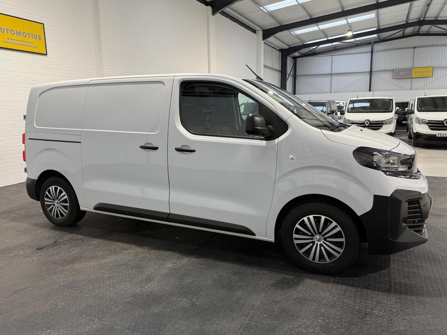 Used Vauxhall Vivaro 2024 for sale - 78102337: Photo 10