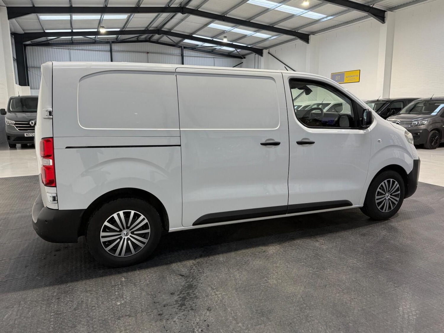 Used Vauxhall Vivaro 2024 for sale - 78102337: Photo 14