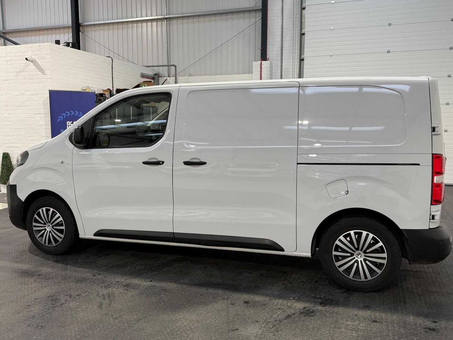 Used Vauxhall Vivaro 2024 for sale - 78102337: Photo 20