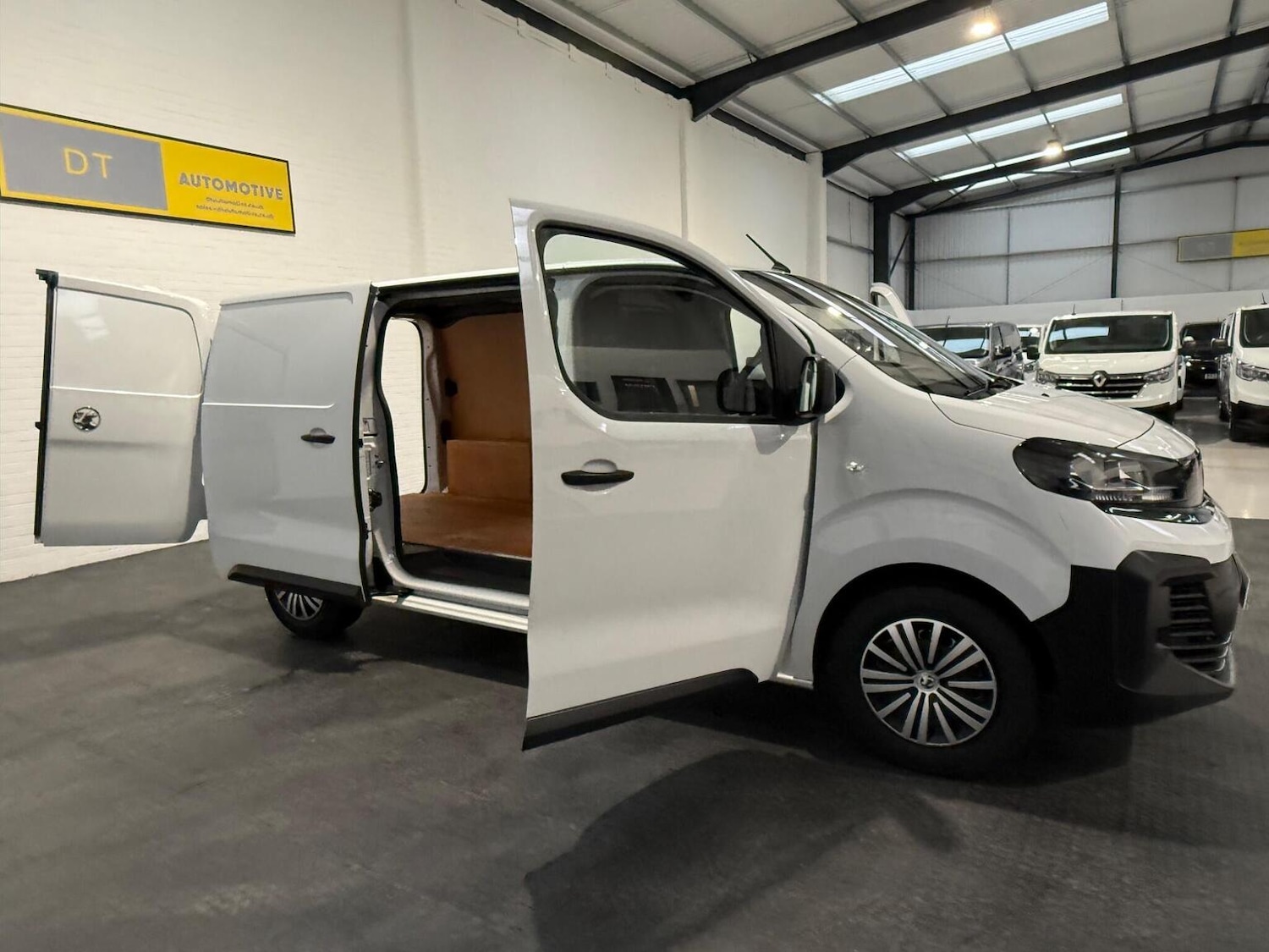 Used Vauxhall Vivaro 2024 for sale - 78102337: Photo 30