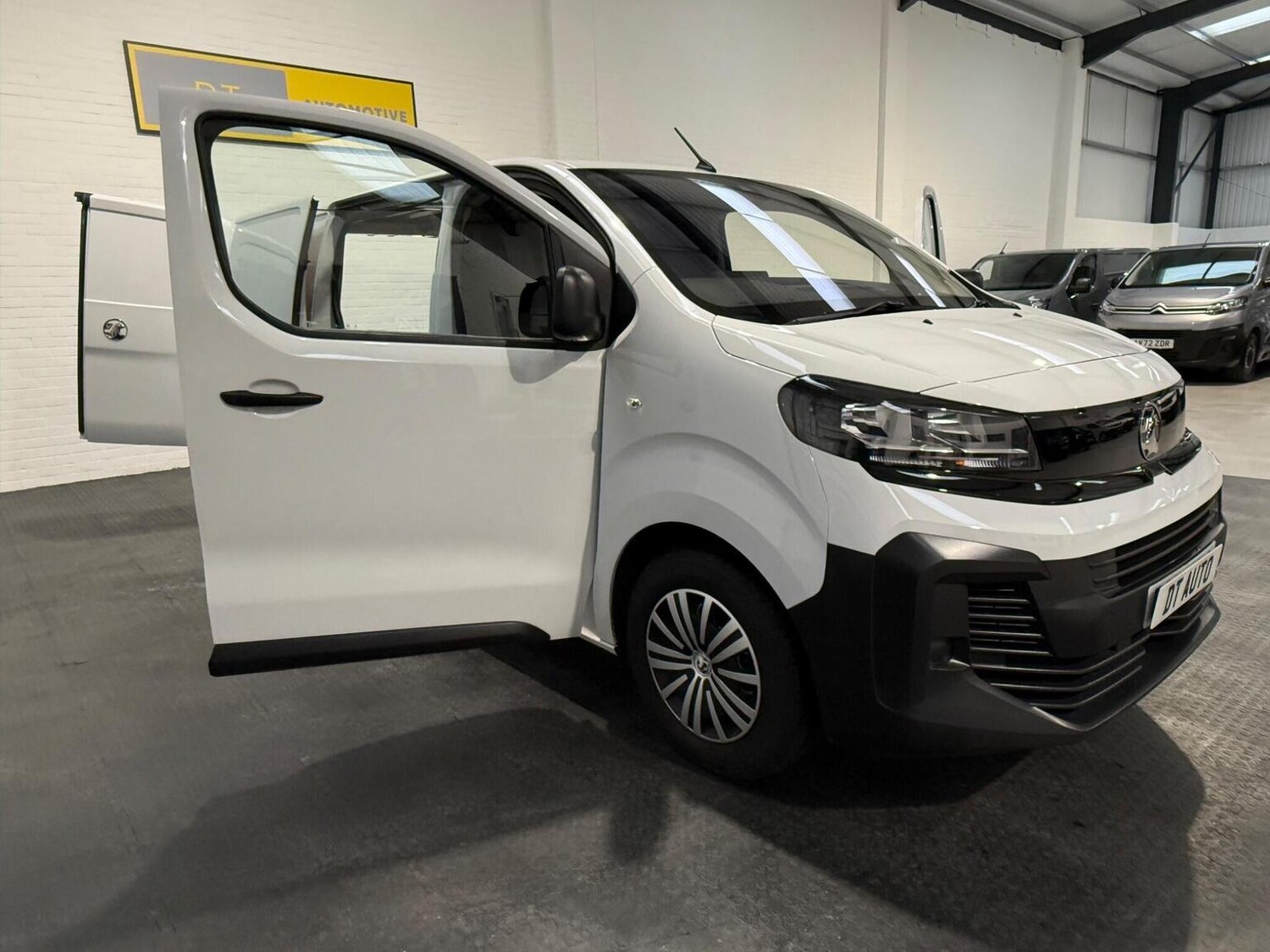 Used Vauxhall Vivaro 2024 for sale - 78102337: Photo 31