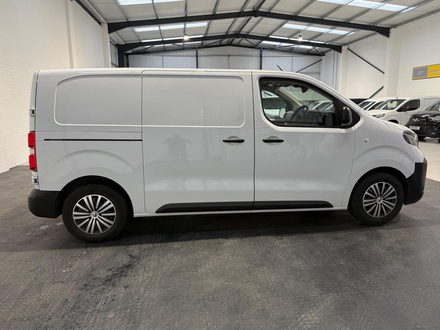 Used Vauxhall Vivaro 2024 for sale - 78102337: Photo 8