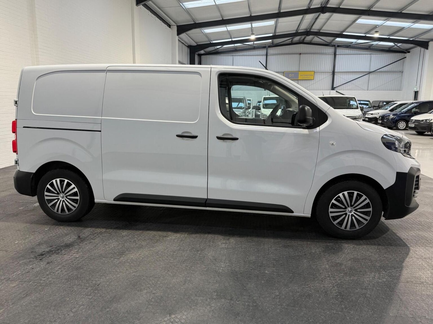 Used Vauxhall Vivaro 2024 for sale - 78102337: Photo 9