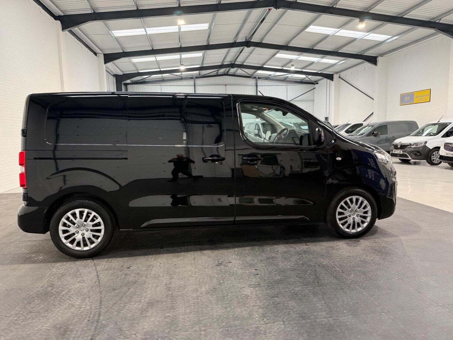 Used Vauxhall Vivaro 2024 for sale - 78102330: Photo 10