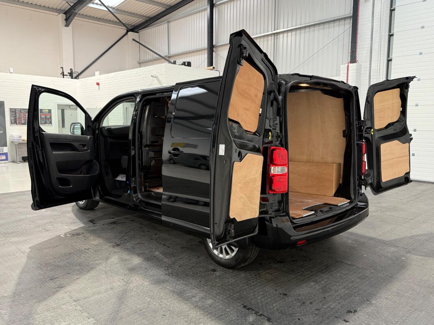 Used Vauxhall Vivaro 2024 for sale - 78102330: Photo 78