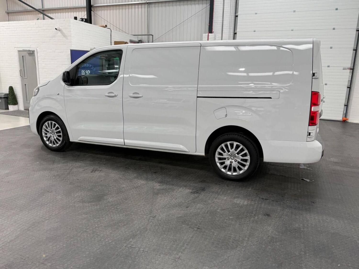 Used Peugeot Expert 2024 for sale - 78102323: Photo 19