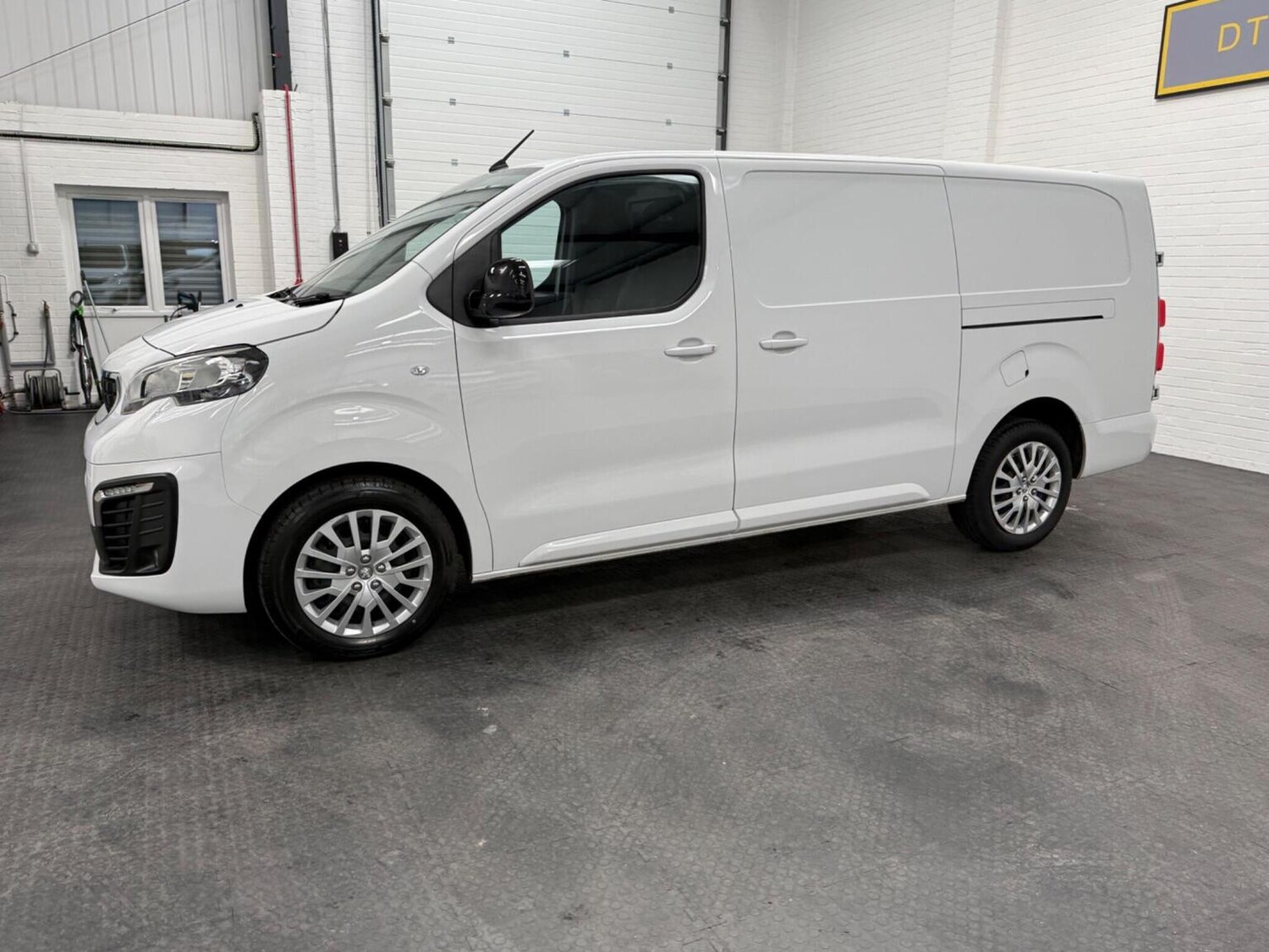 Used Peugeot Expert 2024 for sale - 78102323: Photo 23