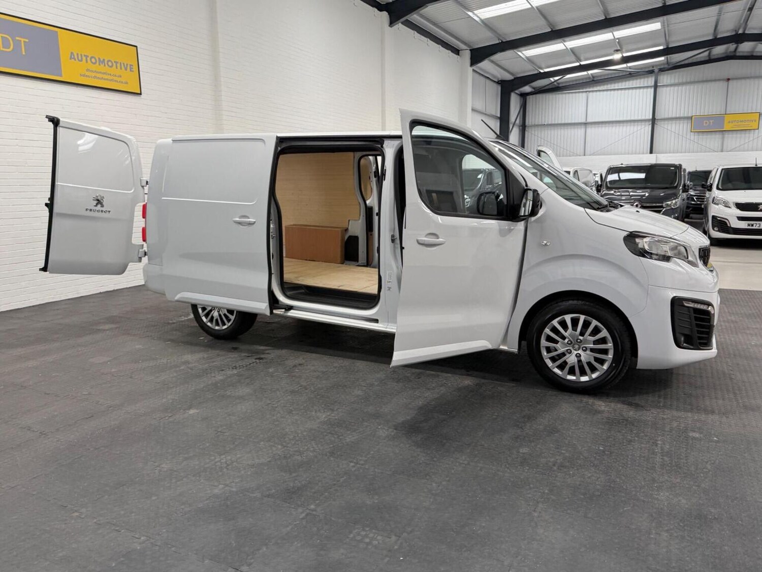 Used Peugeot Expert 2024 for sale - 78102323: Photo 34